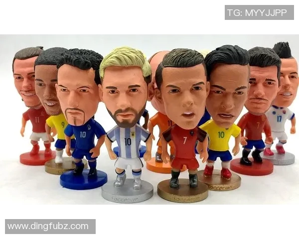 足球明星装饰品图片展示让你的家居充满运动气息与时尚风格